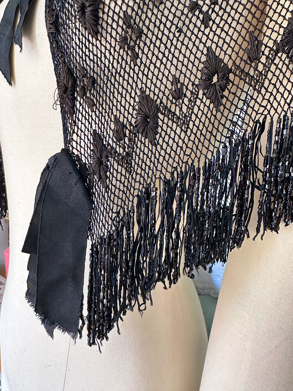 Thumbnail: Col antique fin XIXème/début XXème en perles de jais