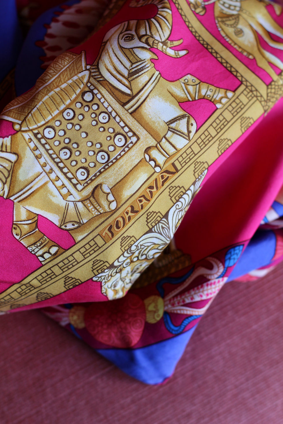 Miniature : Carré de soie Hermès - Torana