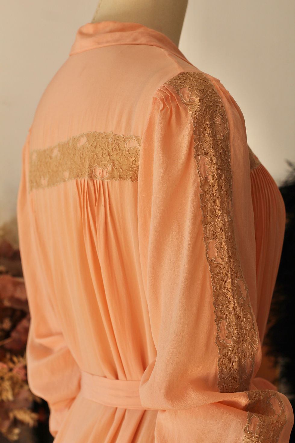 Thumbnail: Robe longue en soie & dentelle c.1920 - T.U