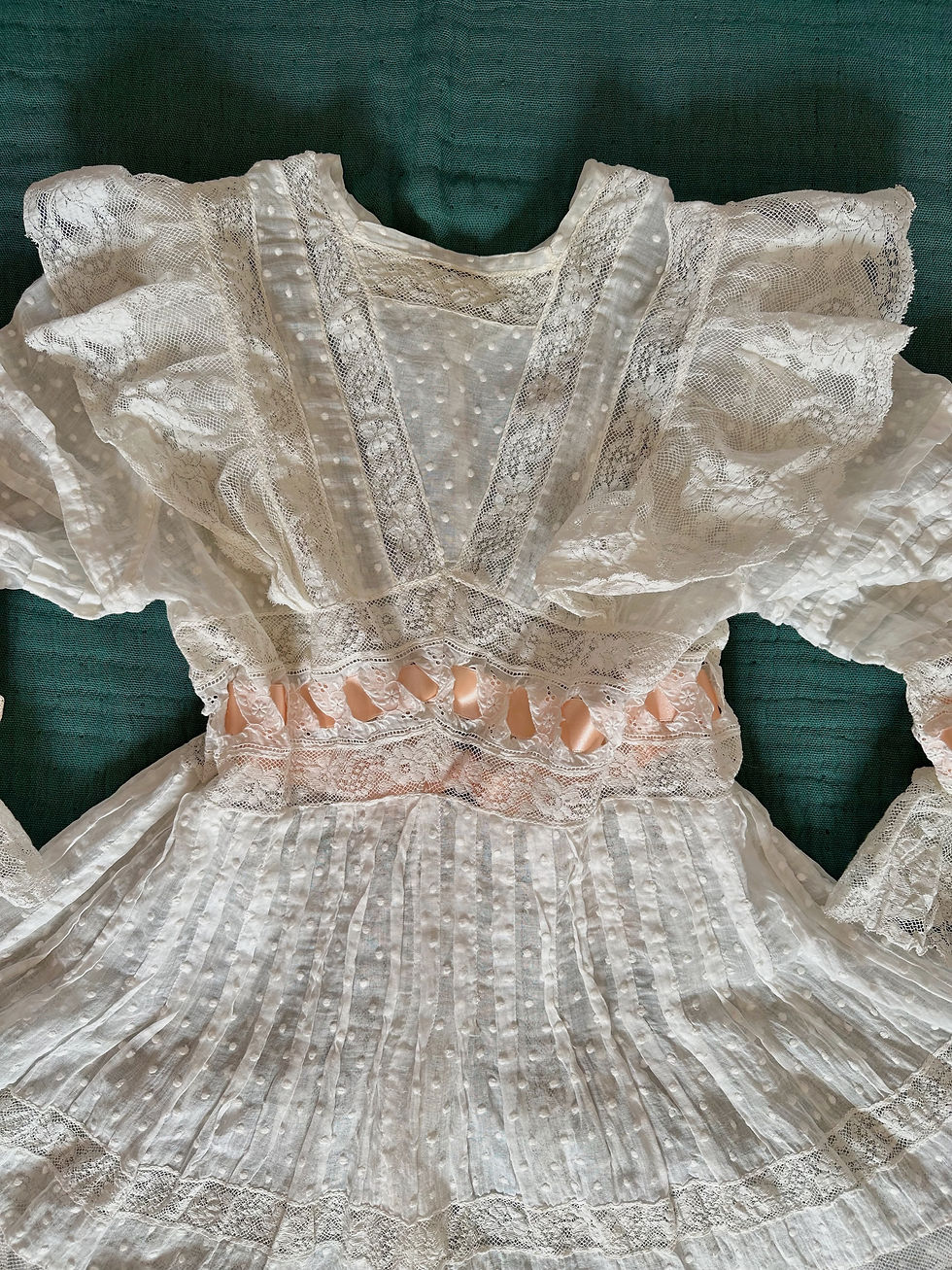 Miniature : Liseuse antique en coton plumetis & dentelle de Valenciennes c. 1900