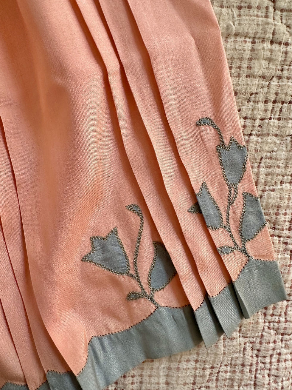 Miniature : Teddy des années 20 en soie rose & muguet bleu - T.XS/S