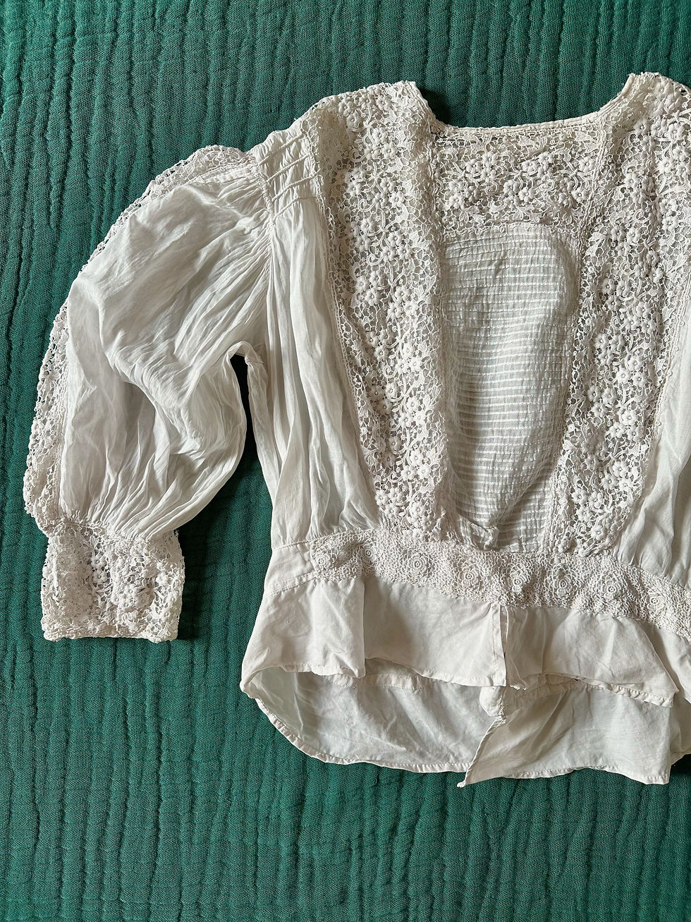 Miniature : Corsage antique manches bouffantes - T.M/L