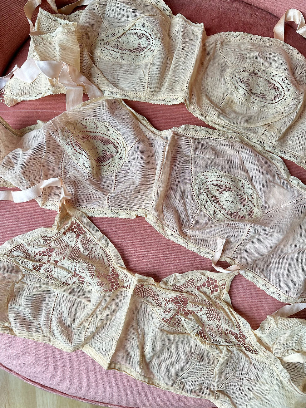 Miniature : 3 antique Bras For Rockyspace - Lot de soutien-gorge antique des années 20