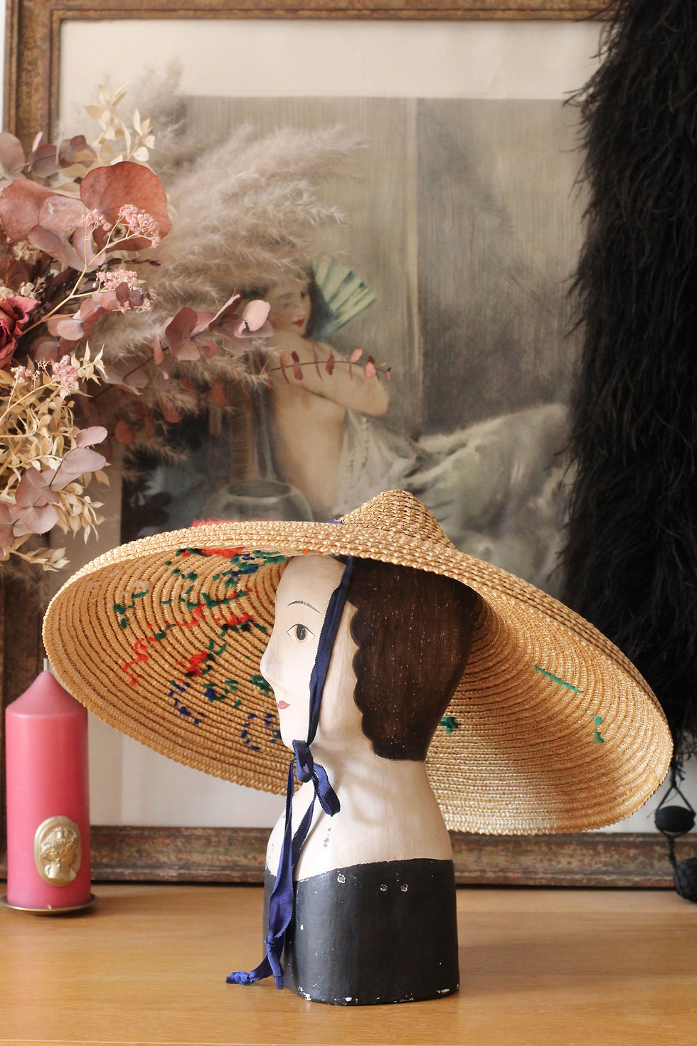 Miniature : Chapeau niçois conique brodé main c. 1940