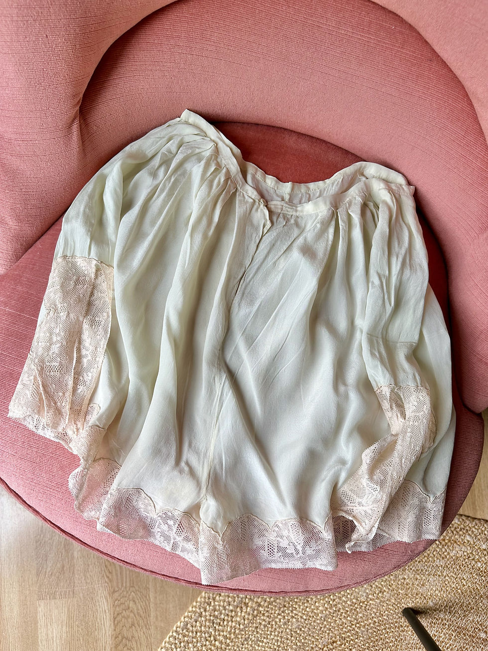 Thumbnail: Shorty fluide en soie & dentelle c.1920/30 - XS/S