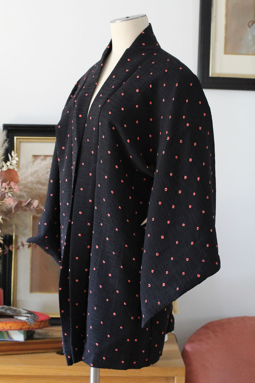 Thumbnail: Haori en soie noir & Shibori rose corail c.1950/60