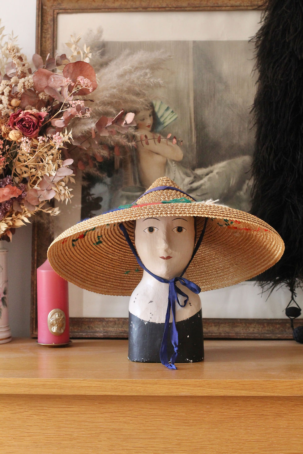 Miniature : Chapeau niçois conique brodé main c. 1940