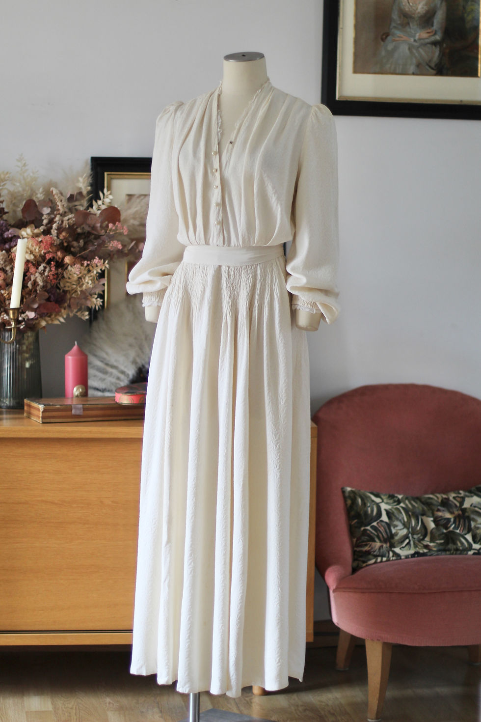 Thumbnail: Robe de mariée c.1940