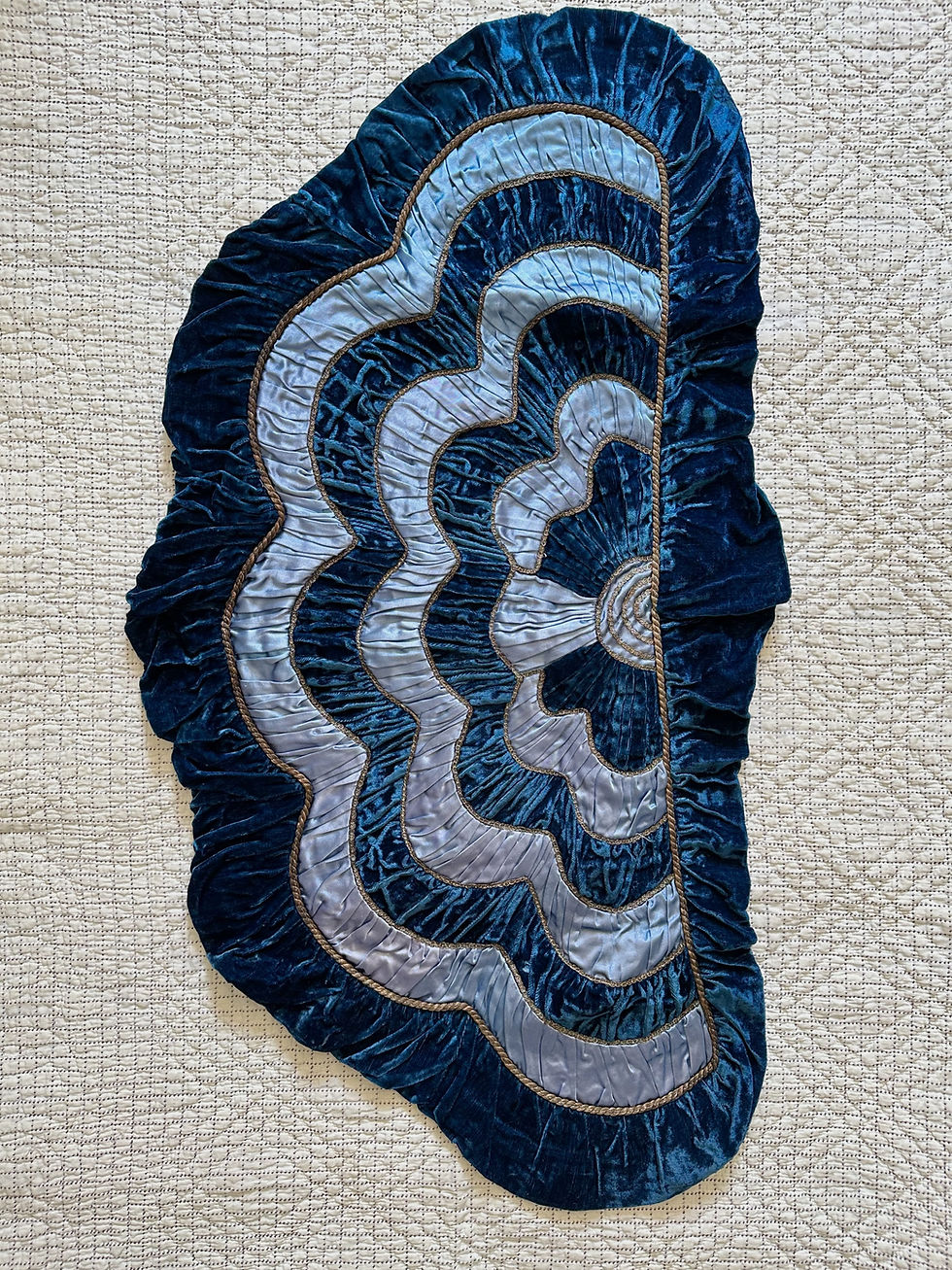 Thumbnail: Cape d'opéra en velours des années 30 - Bleu saphir - Art déco