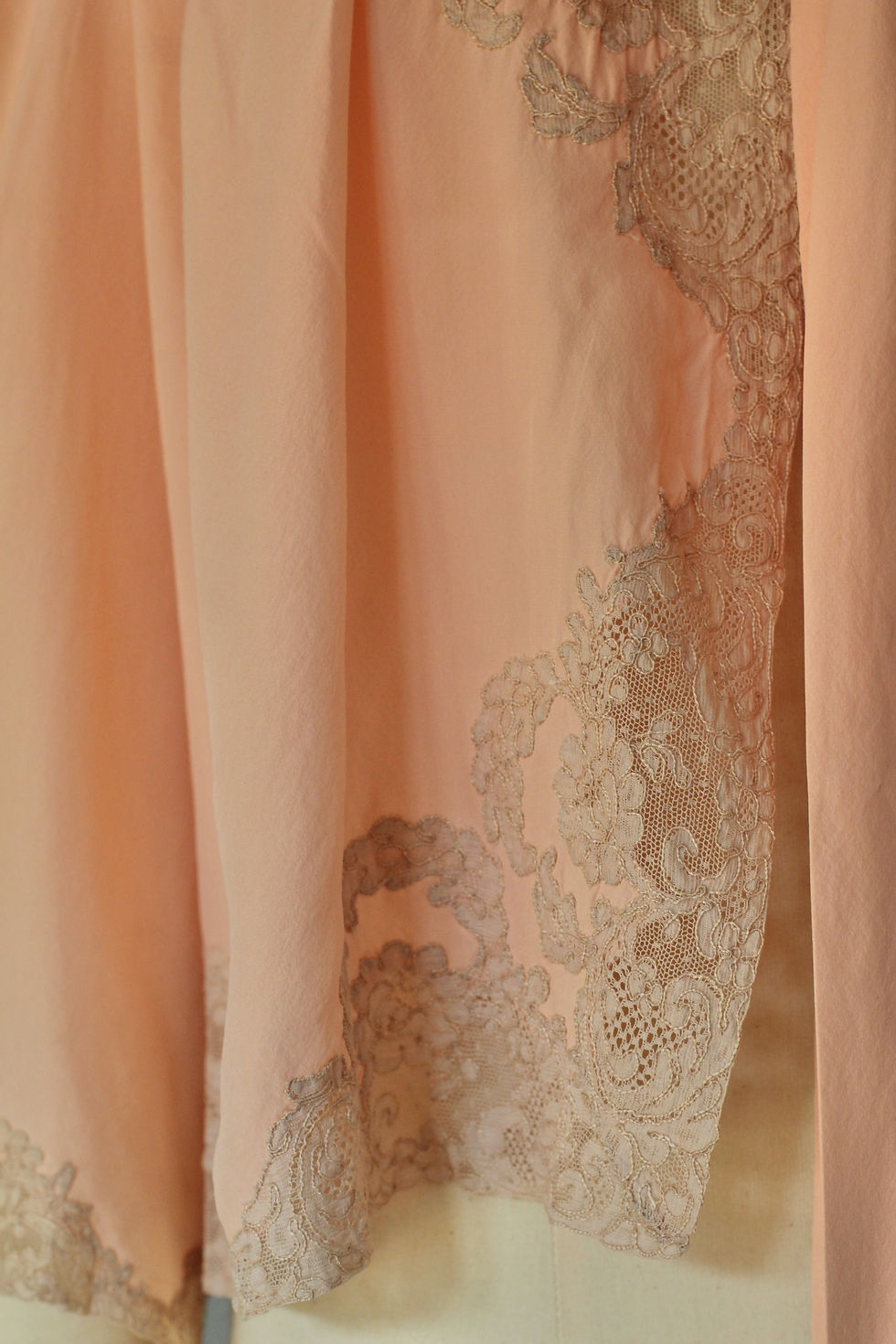 Miniature : Liseuse en soie & dentelle c.1930 - T.XS/L