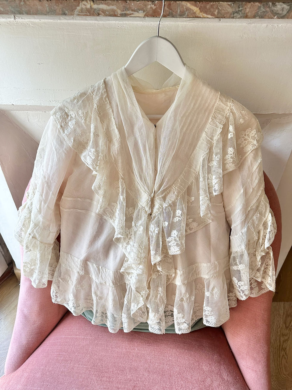 Thumbnail: Liseuse antique en dentelle & soie c. 1900 - French antique Edwardian bed jacket