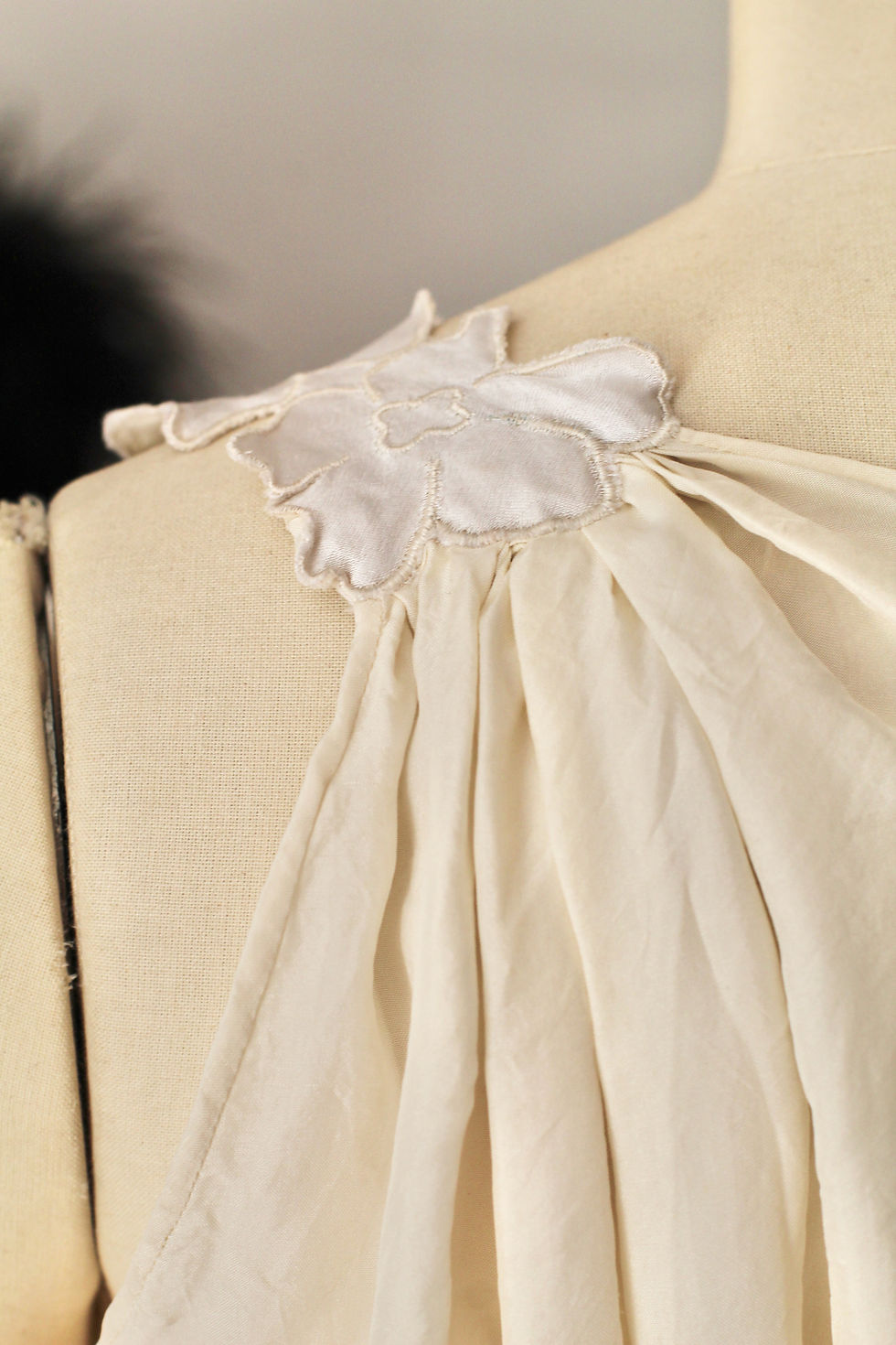 Miniature : Nuisette longue en soie ivoire c.1930 - L/XXL