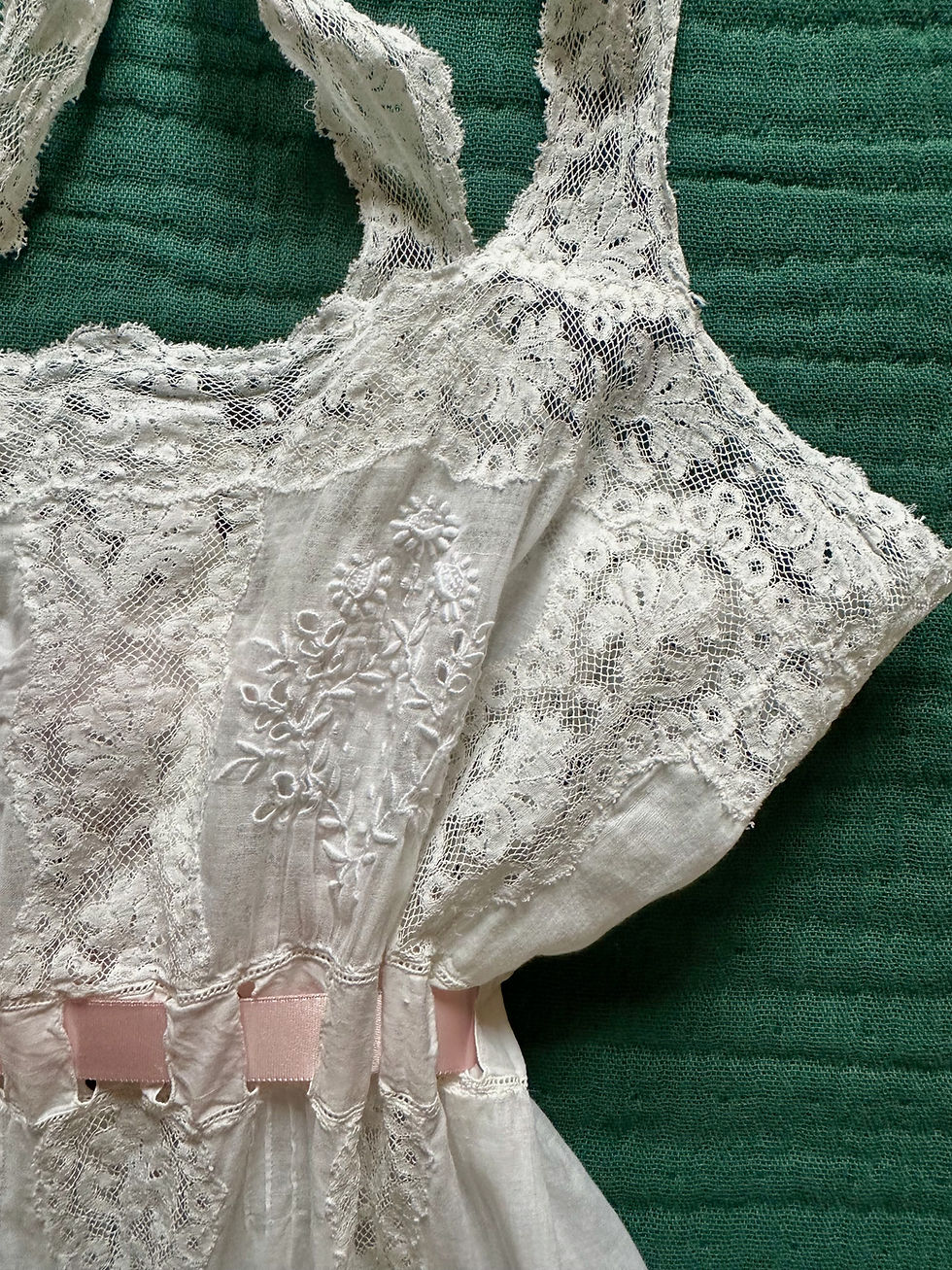 Miniature : Combinaison antique coton brodé