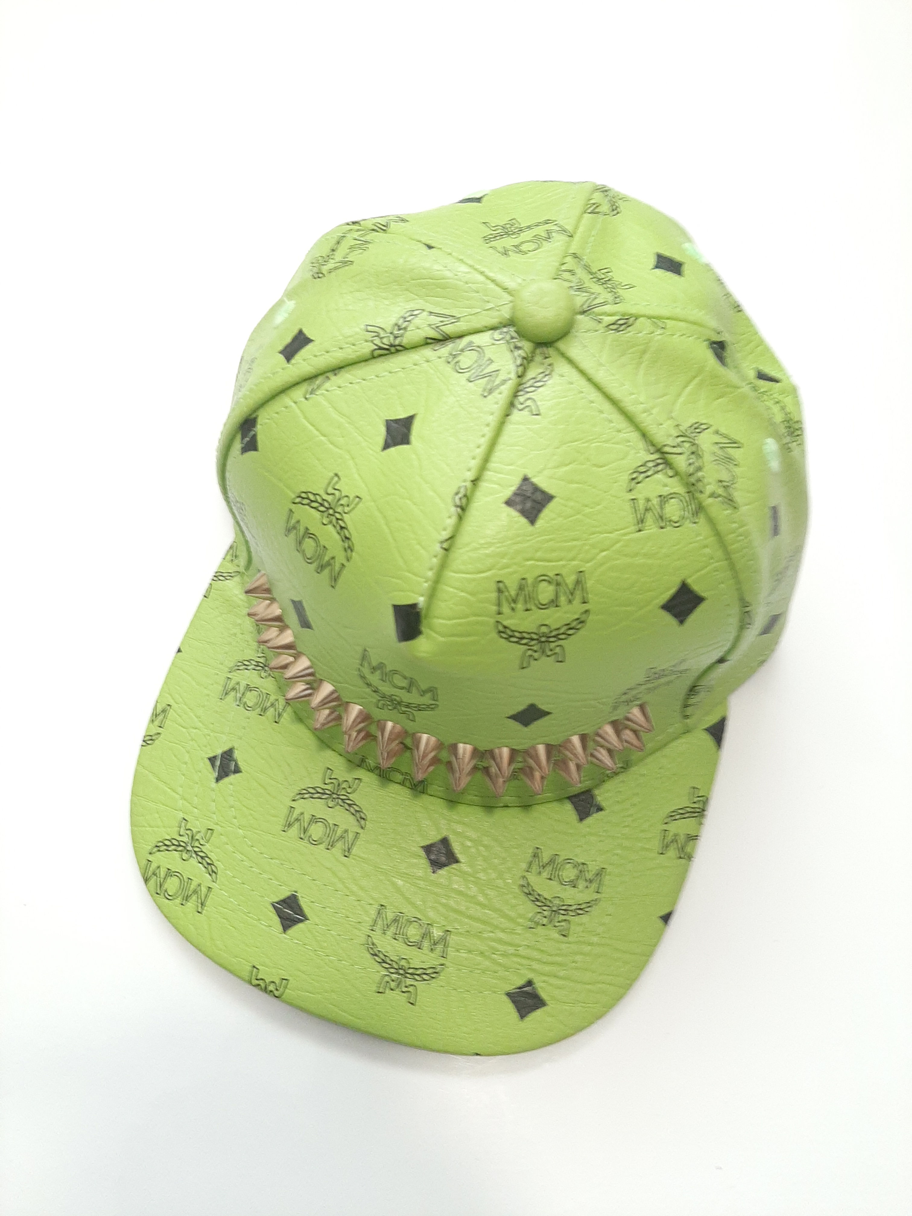 Gorra de cuero color verde