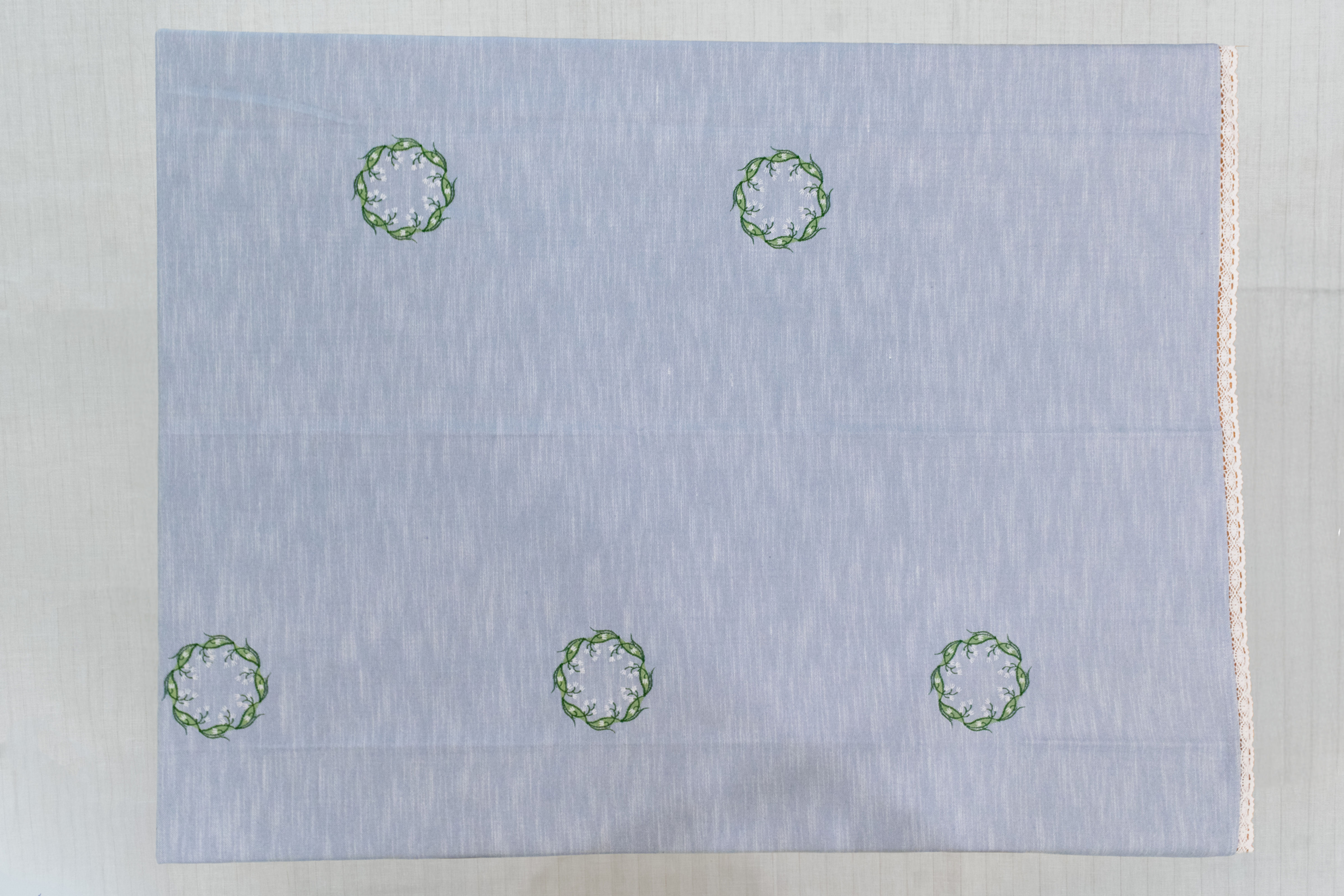 Cross Stitch 6 Seater Table Cloth-01