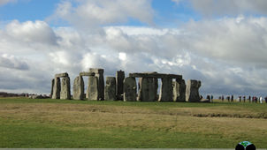 STONEHENGE: AS TAIS "PEDRINHAS LÁ"