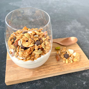 Granola med peanutbutter, kokos og chokolade