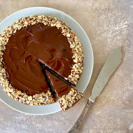 Banankage med chokoladetopping