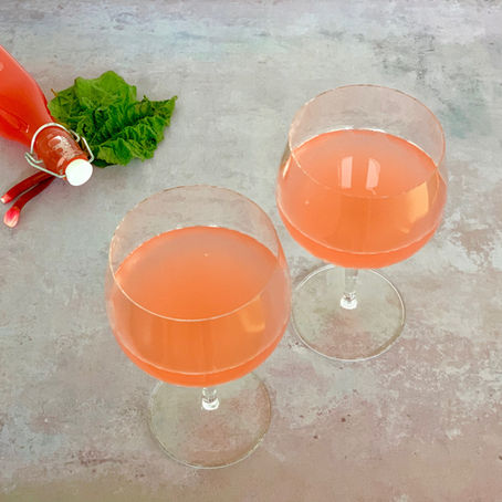 Mocktail med rabarber og GinISH