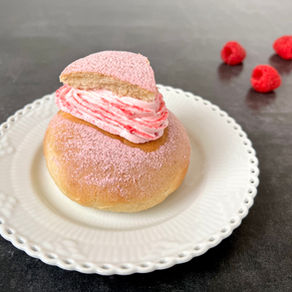 Semlor med hindbær