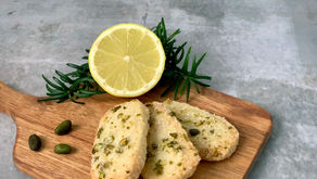 Finskbrød med citron og pistacienødder