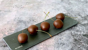 Kirsebær med mørk chokoladeovertræk