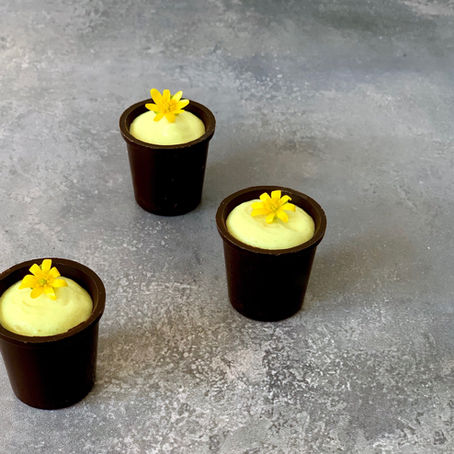 Citronmousse i chokoladeskål