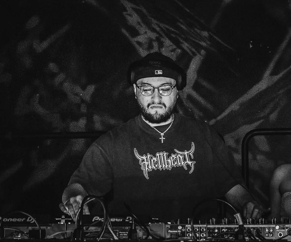 Yve$ Deep Blog Profile Music Partnership at GxldBxz