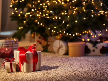 From Ordinary to Extraordinary: Transforming Events with Festive Props