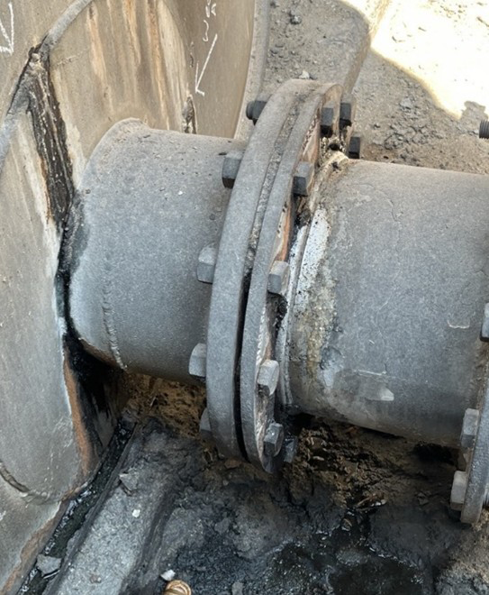 Corrosion on a nozzle connected to a tank