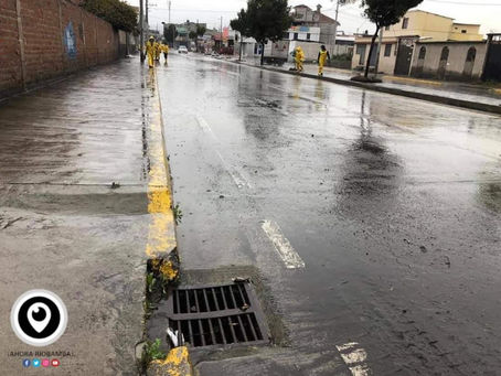 ACUMULACIÓN DE AGUAS LLUVIA SE REPORTÓ EN EL SECTOR DEL MAYORISTA