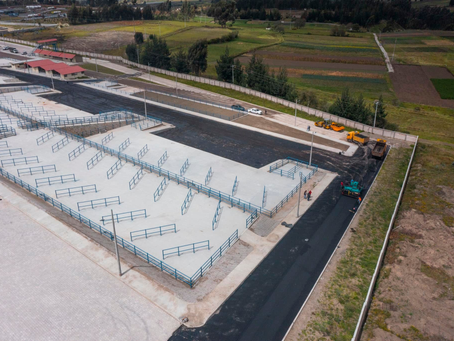 CONSTRUCCIÓN DE LA PLAZA DE RASTRO DE RIOBAMBA ENTRA EN SU ETAPA FINAL