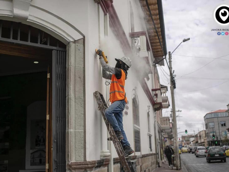 MUNICIPIO DE RIOBAMBA CONTINÚA INSTALACIÓN DE NUEVA NOMENCLATURA EN TODA LA CIUDAD