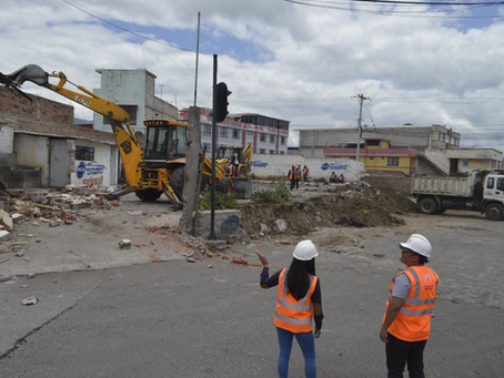 MUNICIPIO DE RIOBAMBA REALIZA TRABAJOS DE AMPLIACIÓN AL NORTE DE RIOBAMBA