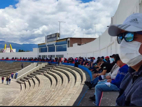HINCHAS REGRESARON AL OLÍMPICO DE RIOBAMBA