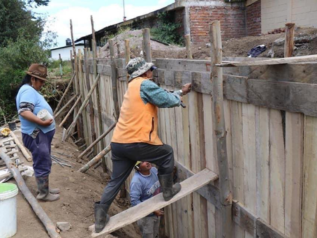 MUNICIPIO DE RIOBAMBA CONSTRUYE MURO DE CONTENCIÓN EN QUIMIAG