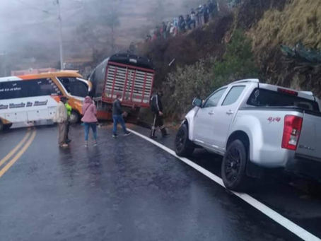 DOS PERSONAS FALLECIDAS DEJA ACCIDENTE DE TRÁNSITO EN ALAUSÍ