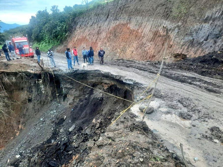 VÍA RIOBAMBA PALLATANGA SE ENCUENTRA CERRADA EN EL SECTOR TRIGOLOMA