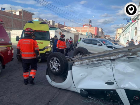 BOMBEROS RIOBAMBA ATENDIERON ACCIDENTE DE TRÁNSITO