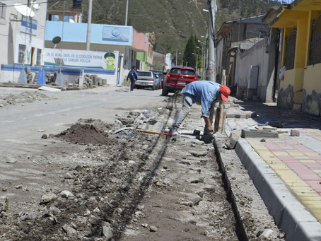 MUNICIPIO DE RIOBAMBA MEJORA EL ENTORNO DEL PARQUE CENTRAL DE LA PARROQUIA SAN LUIS