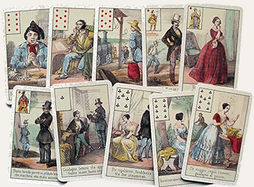 Una serie ordinata di carte delle sibille sdraiate su un tavolo