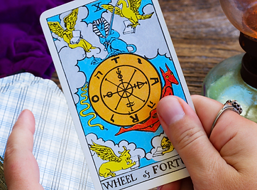 l'immagine di una carta dei tarocchi