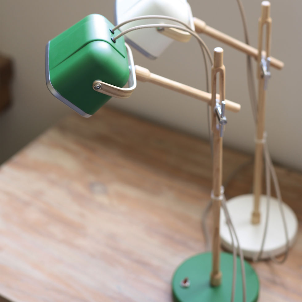 Miniaturbild: Lampe à poser en bois 