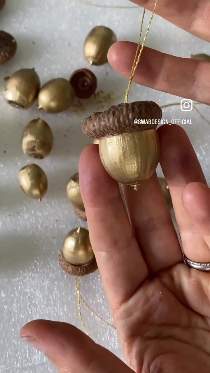 Miniature : Gland dorée décoration noël 