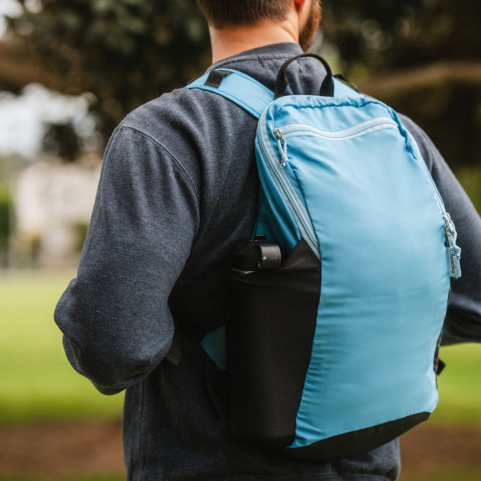 Thumbnail: Man walking in style with his eco-friendly/sustainable bag