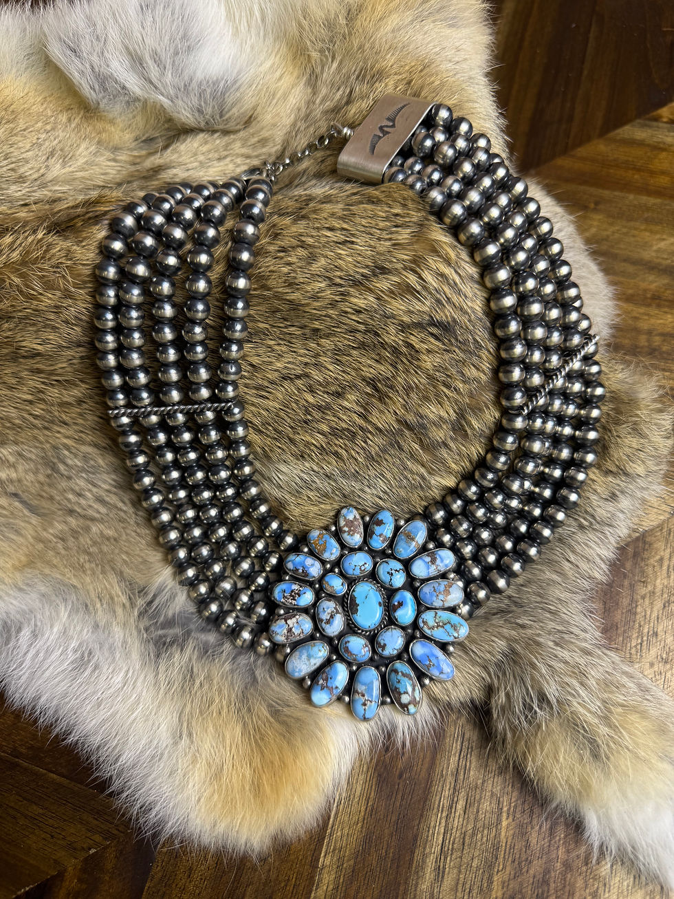 Thumbnail: Golden Hills Cluster Collar