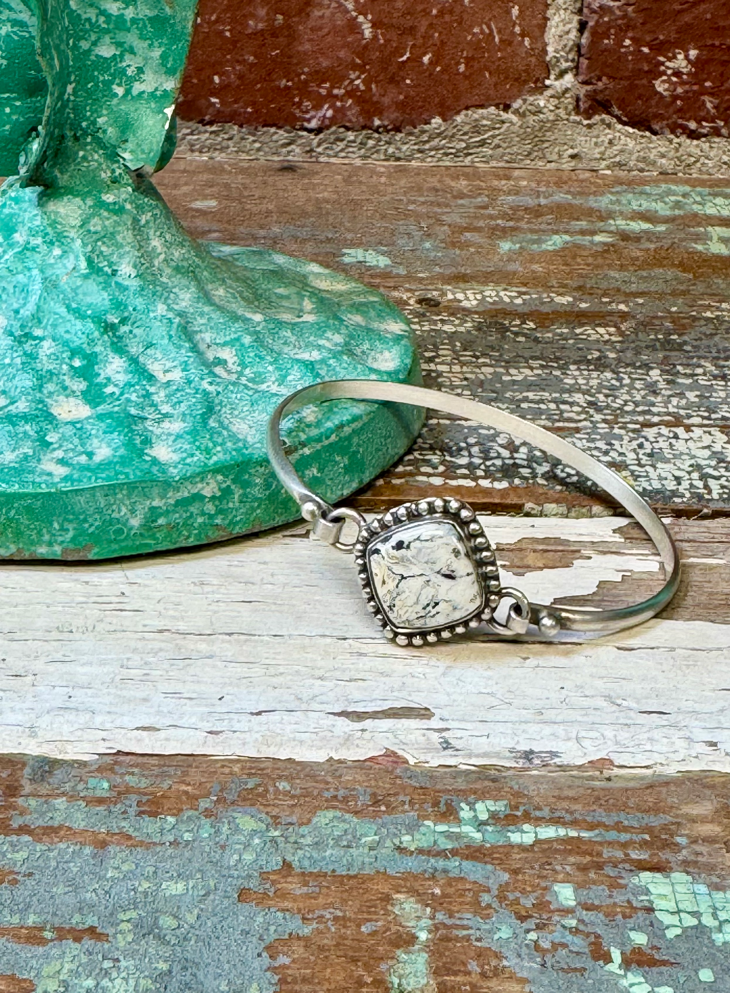 Bracelet - 7.5” S/S White Buffalo Clasp Cuff