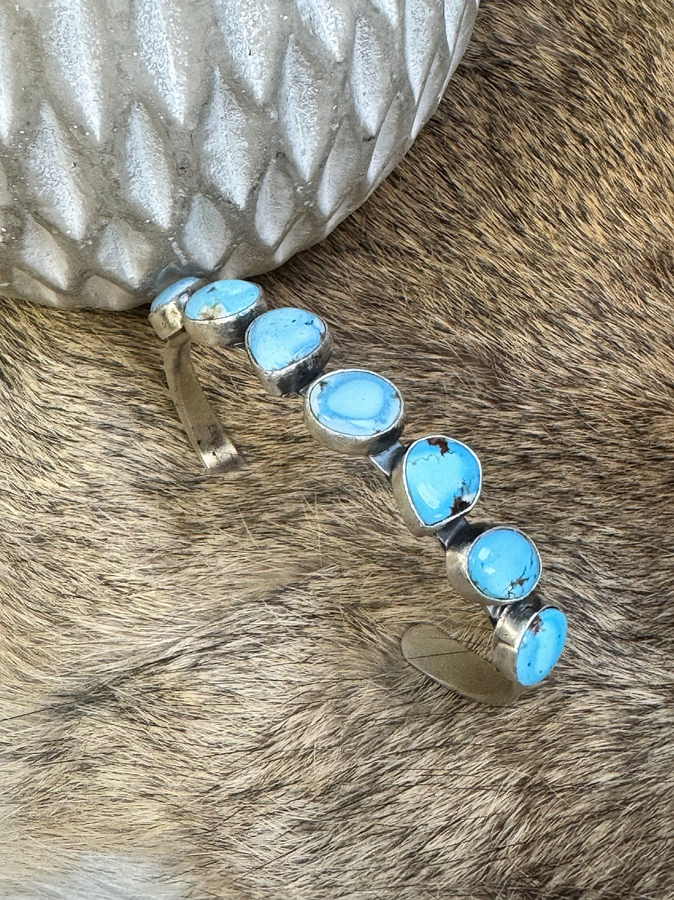 Thumbnail: Golden Hills 7 Stone Cuff
