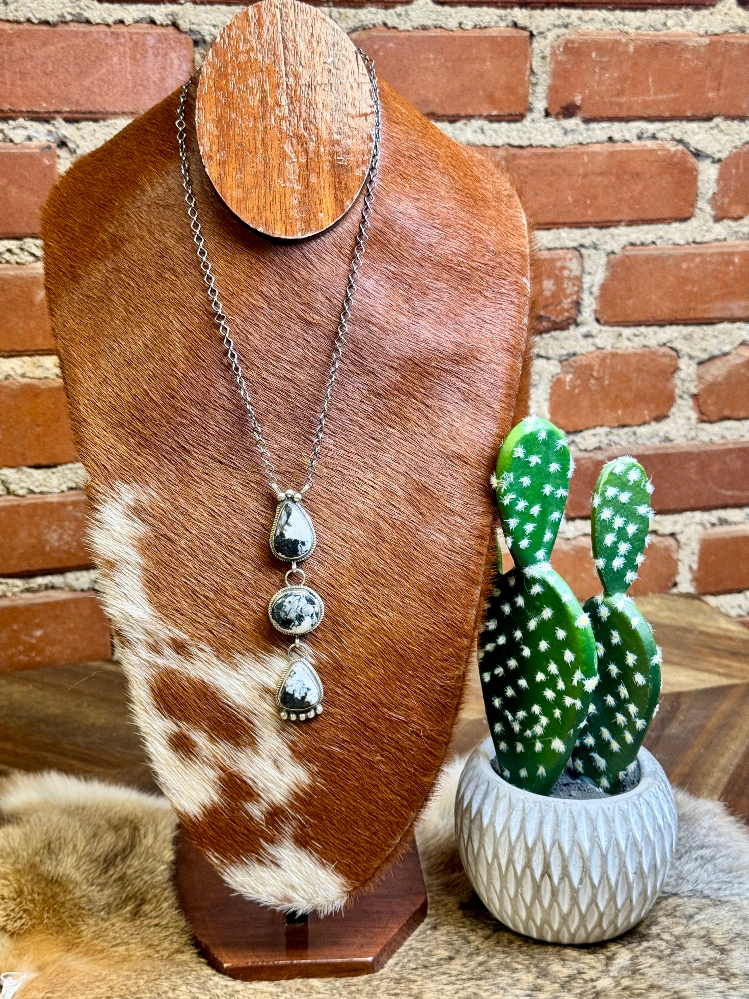 26” 3 Stone White Buffalo Lariat 