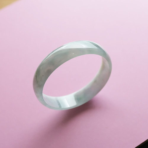 翡翠バングル 52.3mm【ICE AND SNOW】98726 | 翡翠専門店 ジョイテック